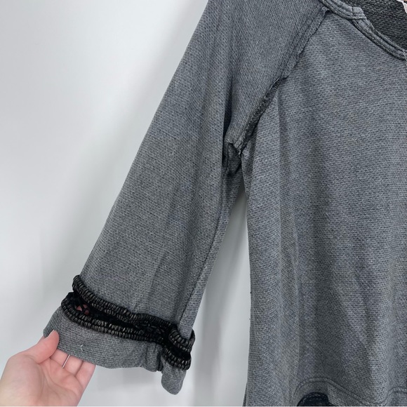 Free People Grey Split Neck Oversized Boho Top - Picture 2 of 5